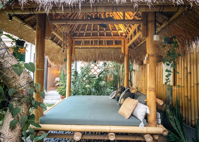 Mint, 3br Tropical Escape, Near Bintang Supermarket Seminyak