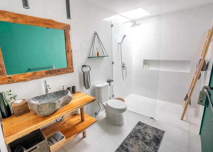 Ferienhaus Mint, 3br Tropical Escape, Near Bintang Supermarket Seminyak